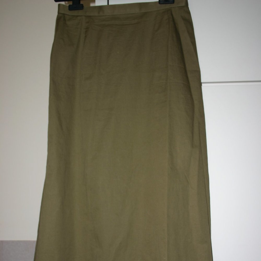 CARLISLE Long Cotton Skirt Size 8 in Avocado Color 98% Cotton Never Worn